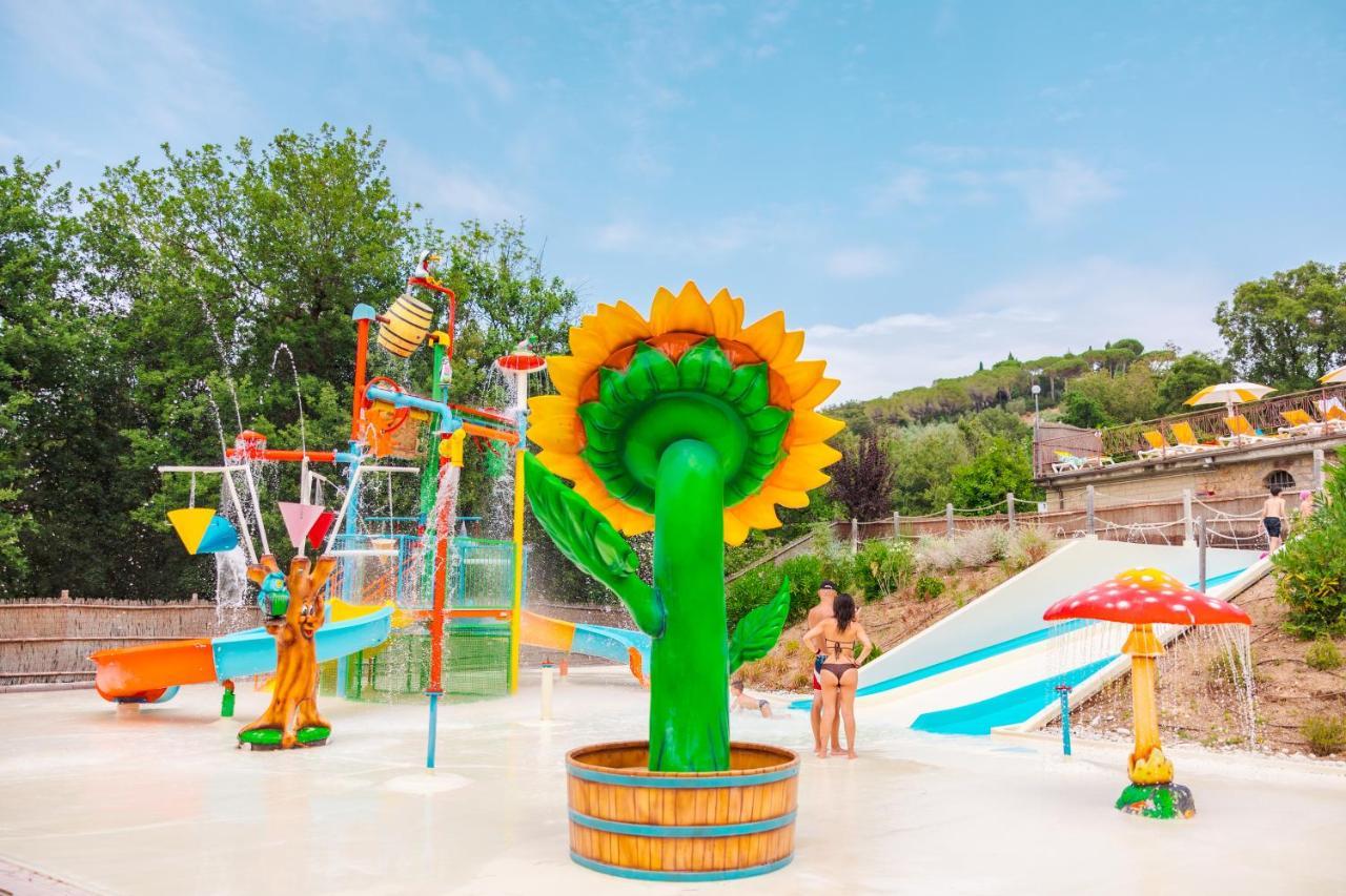 Le Pianacce Camping Village كاستاجنيتو كاردوتشي المظهر الخارجي الصورة